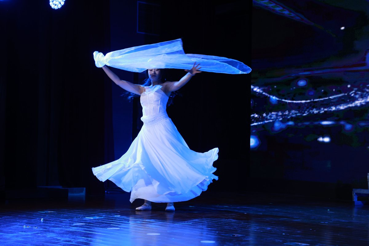 A solo dance performance